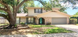 2714 English Drive, Ocean Springs, MS 39564