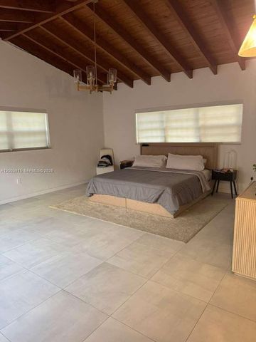 3600 SW 26th St 0, Miami, FL 33133