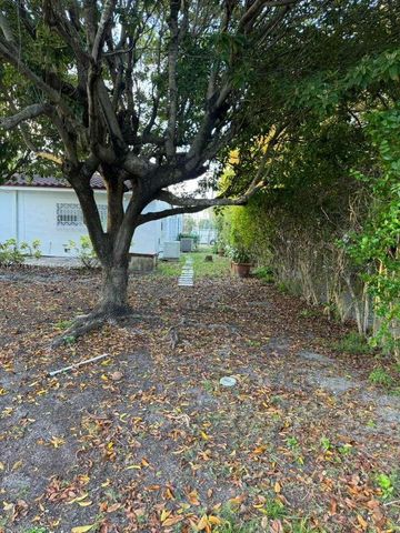 3600 SW 26th St 0, Miami, FL 33133