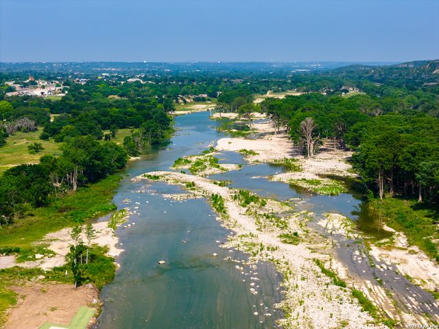129 Old Ingram Loop, Ingram, TX 78025