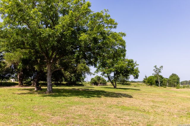 129 Old Ingram Loop, Ingram, TX 78025