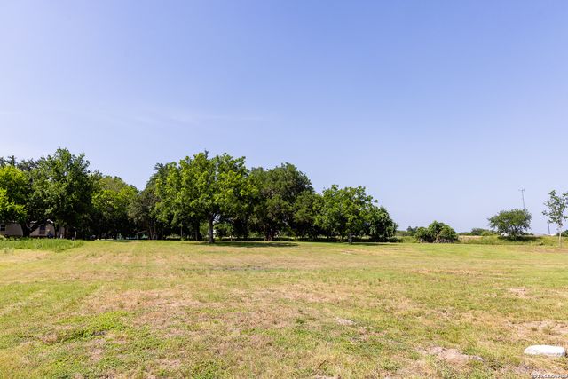 129 Old Ingram Loop, Ingram, TX 78025