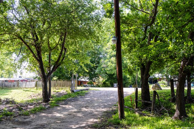 129 Old Ingram Loop, Ingram, TX 78025