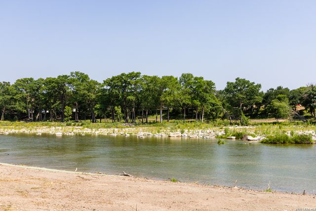 129 Old Ingram Loop, Ingram, TX 78025