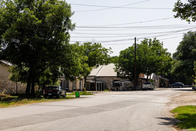 129 Old Ingram Loop, Ingram, TX 78025