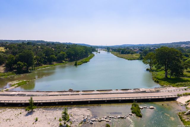 129 Old Ingram Loop, Ingram, TX 78025