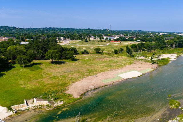 129 Old Ingram Loop, Ingram, TX 78025