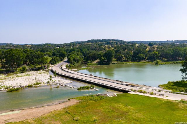 129 Old Ingram Loop, Ingram, TX 78025