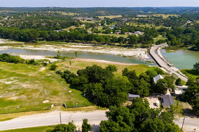 129 Old Ingram Loop, Ingram, TX 78025