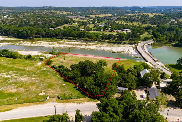 129 Old Ingram Loop, Ingram, TX 78025