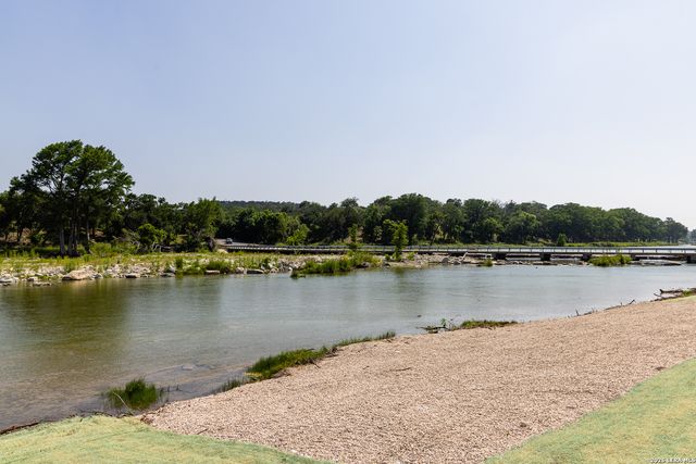 129 Old Ingram Loop, Ingram, TX 78025