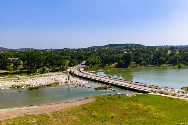 129 Old Ingram Loop, Ingram, TX 78025