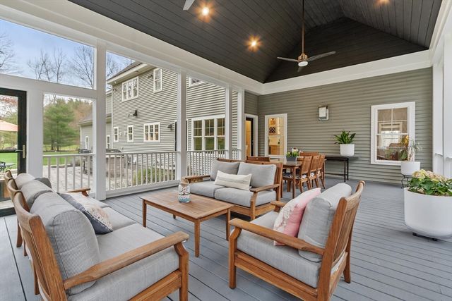 15 Hubbard Ln, Bolton, MA 01740