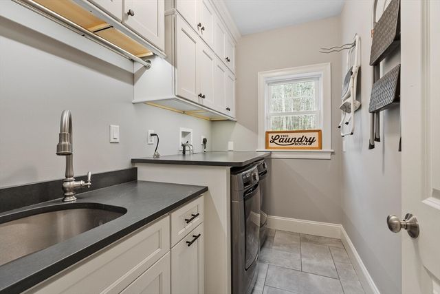 15 Hubbard Ln, Bolton, MA 01740