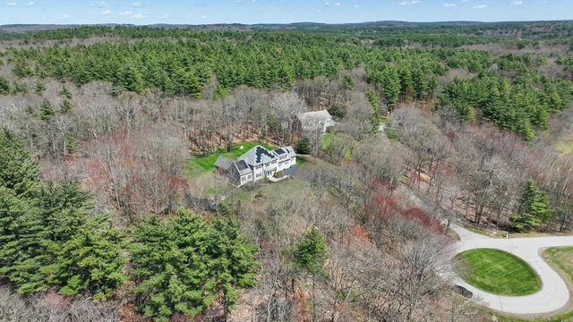 15 Hubbard Ln, Bolton, MA 01740