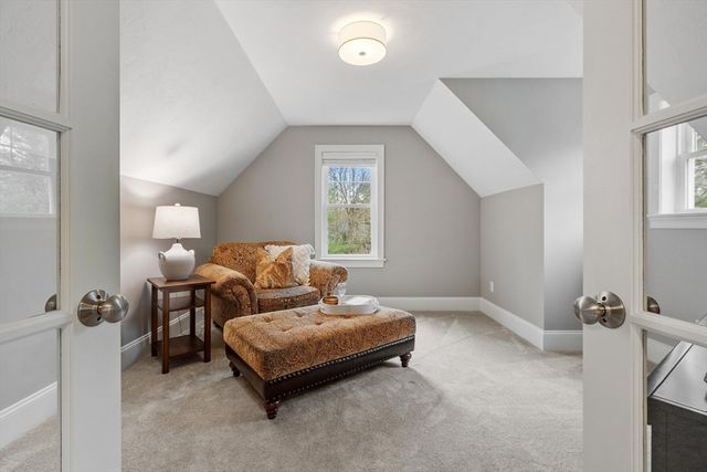 15 Hubbard Ln, Bolton, MA 01740