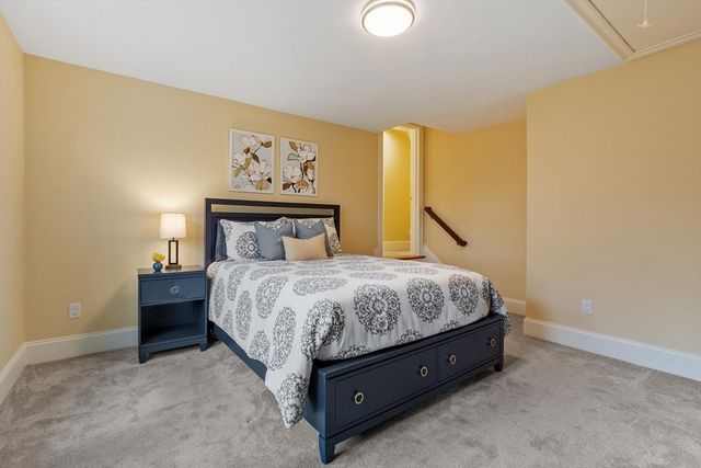 15 Hubbard Ln, Bolton, MA 01740