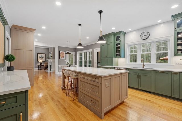 15 Hubbard Ln, Bolton, MA 01740