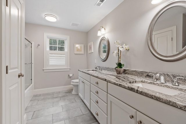 15 Hubbard Ln, Bolton, MA 01740