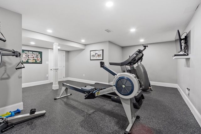 15 Hubbard Ln, Bolton, MA 01740