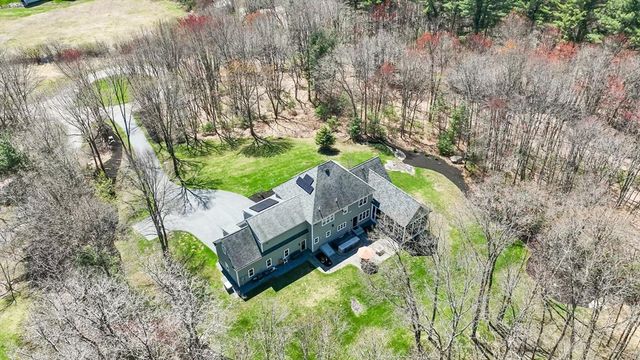 15 Hubbard Ln, Bolton, MA 01740