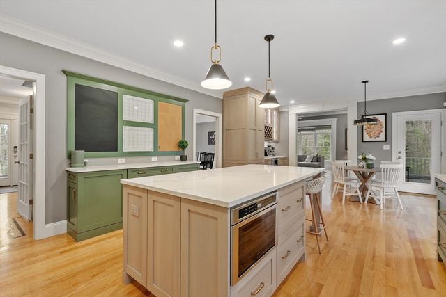 15 Hubbard Ln, Bolton, MA 01740
