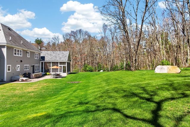 15 Hubbard Ln, Bolton, MA 01740