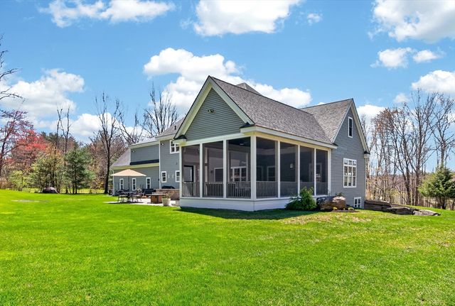 15 Hubbard Ln, Bolton, MA 01740