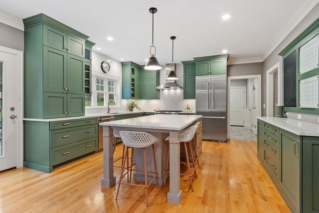 15 Hubbard Ln, Bolton, MA 01740