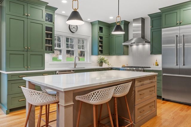 15 Hubbard Ln, Bolton, MA 01740