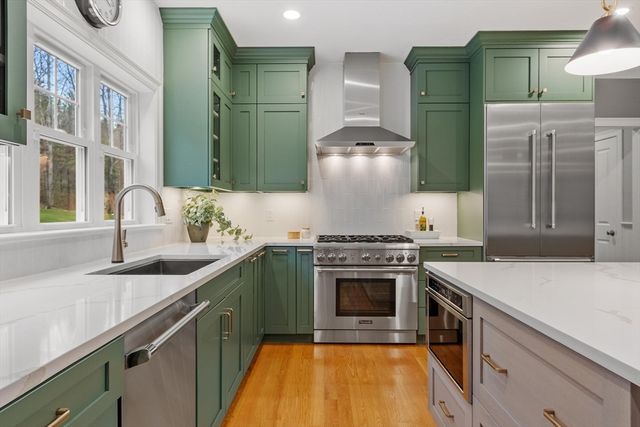15 Hubbard Ln, Bolton, MA 01740