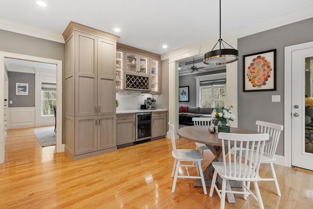 15 Hubbard Ln, Bolton, MA 01740