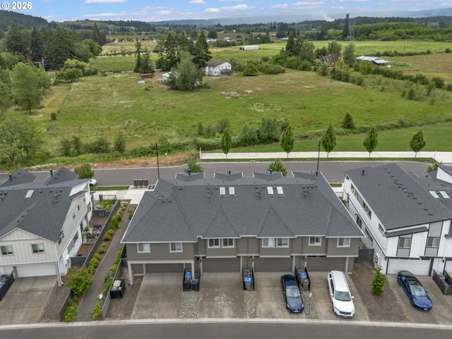 8051 Se VERMONT St, Hillsboro, OR 97123