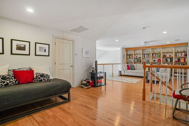 6 Maple Ln 6, Marshfield, MA 02050