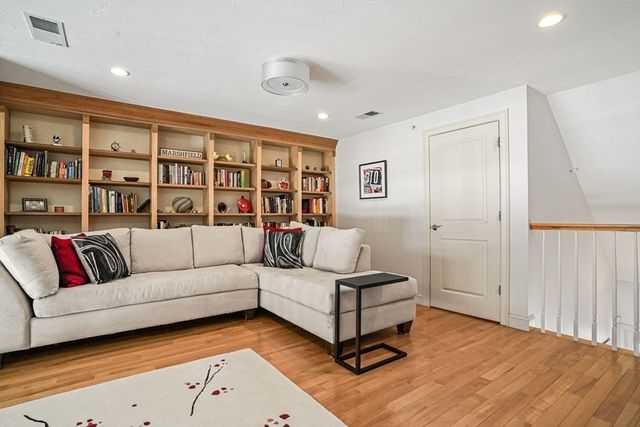 6 Maple Ln 6, Marshfield, MA 02050