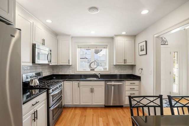 6 Maple Ln 6, Marshfield, MA 02050