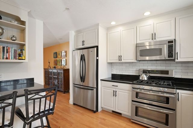 6 Maple Ln 6, Marshfield, MA 02050