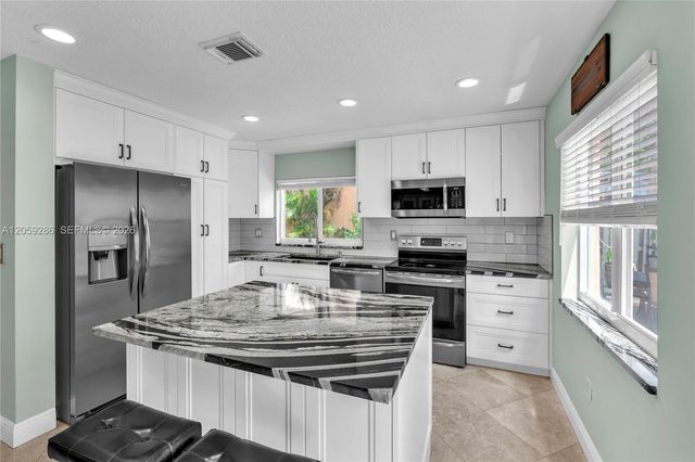 6040 NW 44th Lane, Coconut Creek, FL 33073