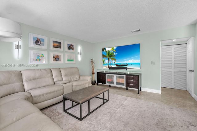 6040 NW 44th Lane, Coconut Creek, FL 33073