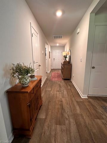 146 Preston Oaks Drive, King, NC 27021