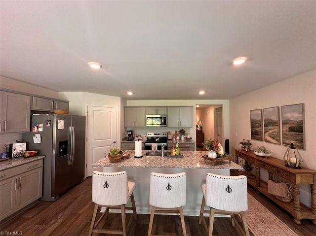 146 Preston Oaks Drive, King, NC 27021