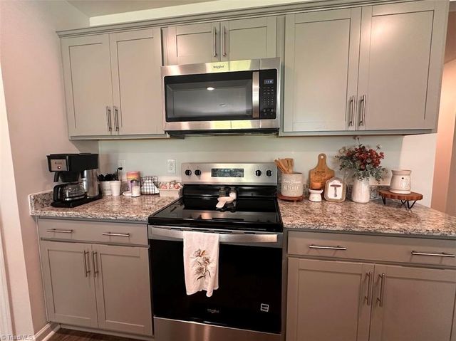 146 Preston Oaks Drive, King, NC 27021