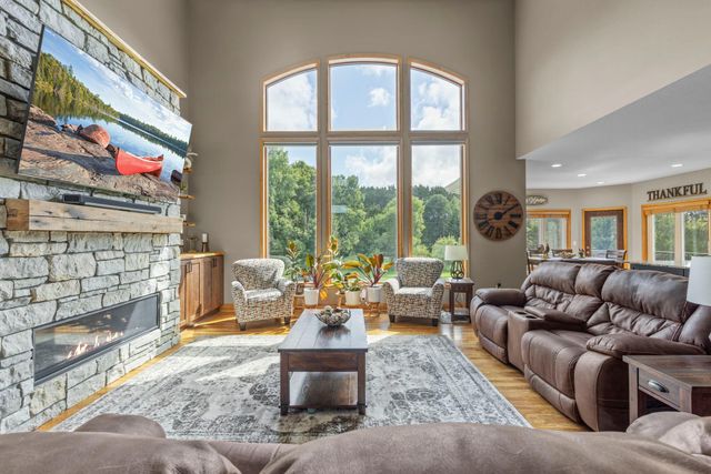 2122 141st Lane NE, Ham Lake, MN 55304