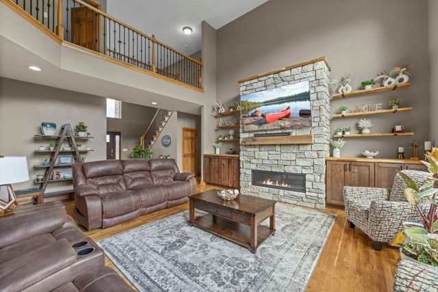 2122 141st Lane NE, Ham Lake, MN 55304