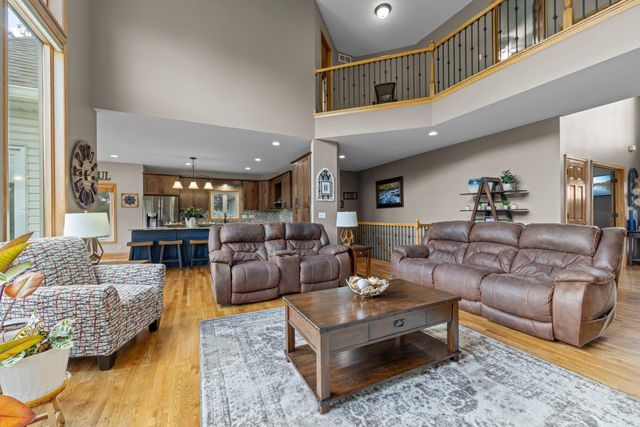2122 141st Lane NE, Ham Lake, MN 55304