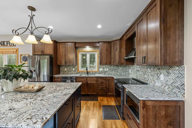 2122 141st Lane NE, Ham Lake, MN 55304