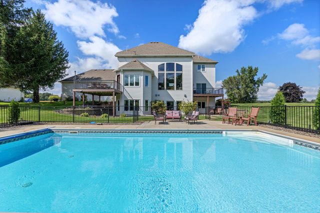 2122 141st Lane NE, Ham Lake, MN 55304