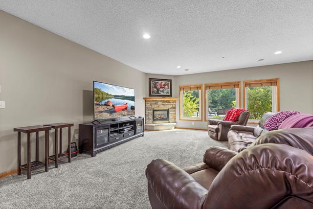 2122 141st Lane NE, Ham Lake, MN 55304