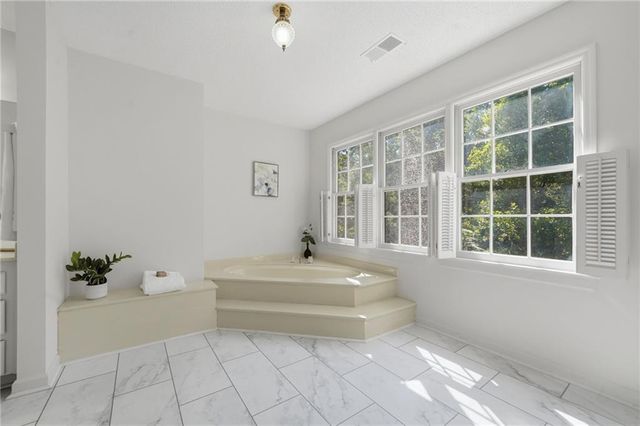5055 Roxburgh Drive, Roswell, GA 30076