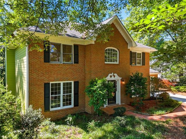 5055 Roxburgh Drive, Roswell, GA 30076